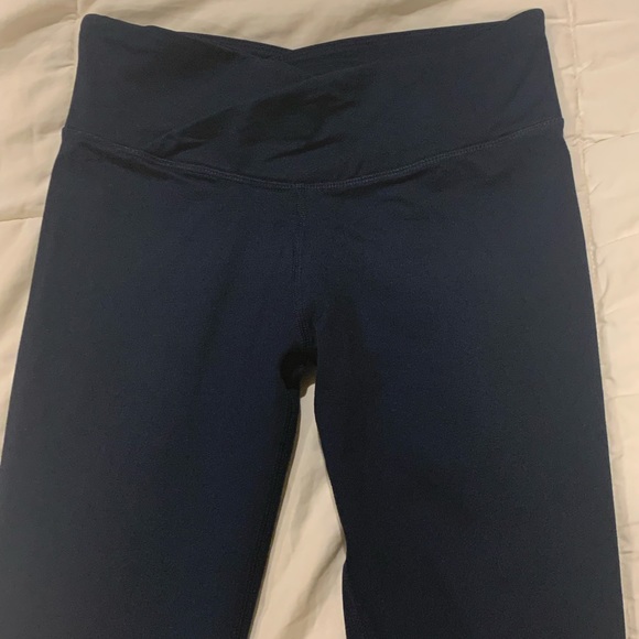 Fabletics Crossover V Cut Legging - Picture 4 of 5